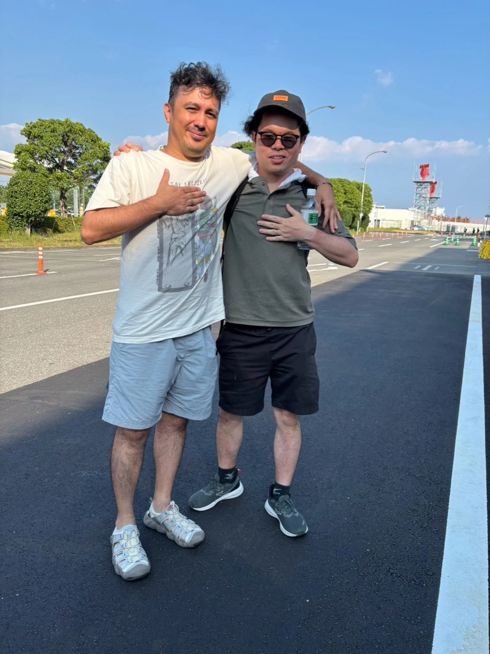 久保田とブラジルの方との交流写真